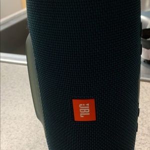 JBL Charge 4